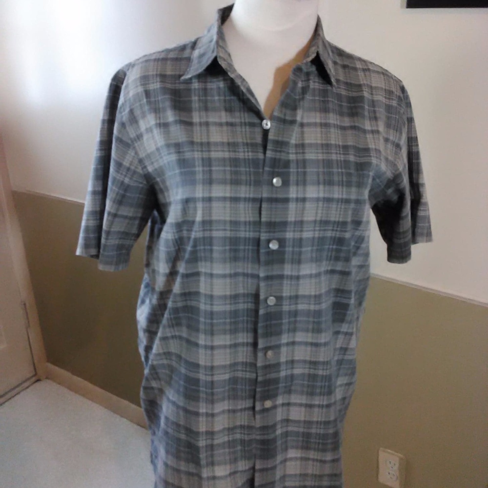 Van Heusen Button Front Casual Shirt sz LT